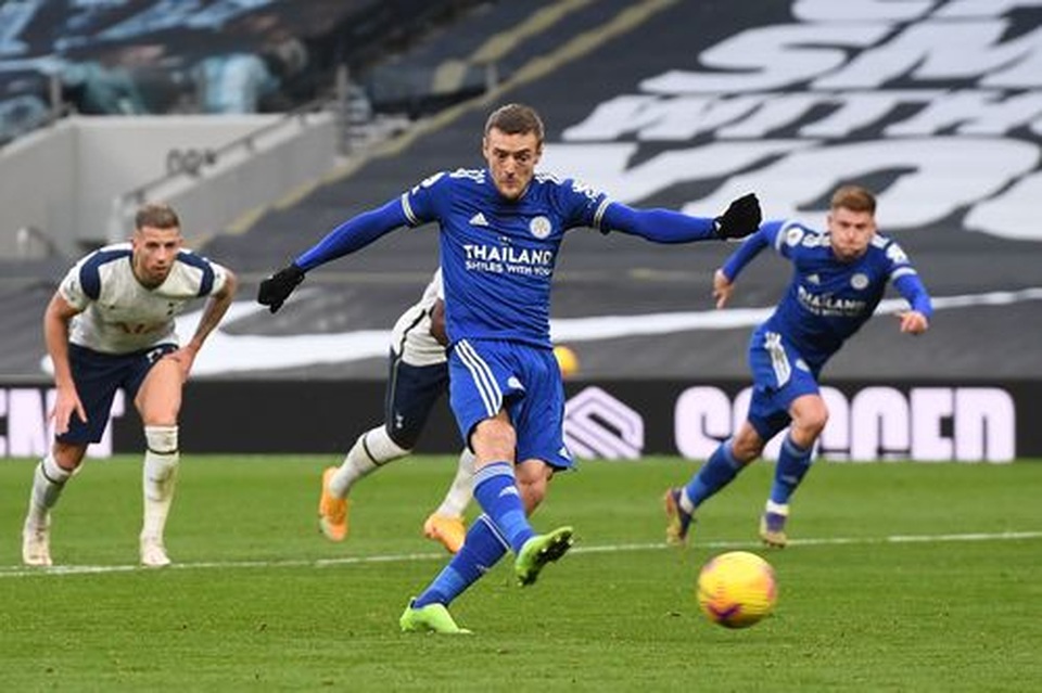 Gục ngã trước Leicester, Tottenham bị Liverpool bỏ xa sáu điểm - 1 Gục ngã trước Leicester, Tottenham bị Liverpool bỏ xa sáu điểm - 1