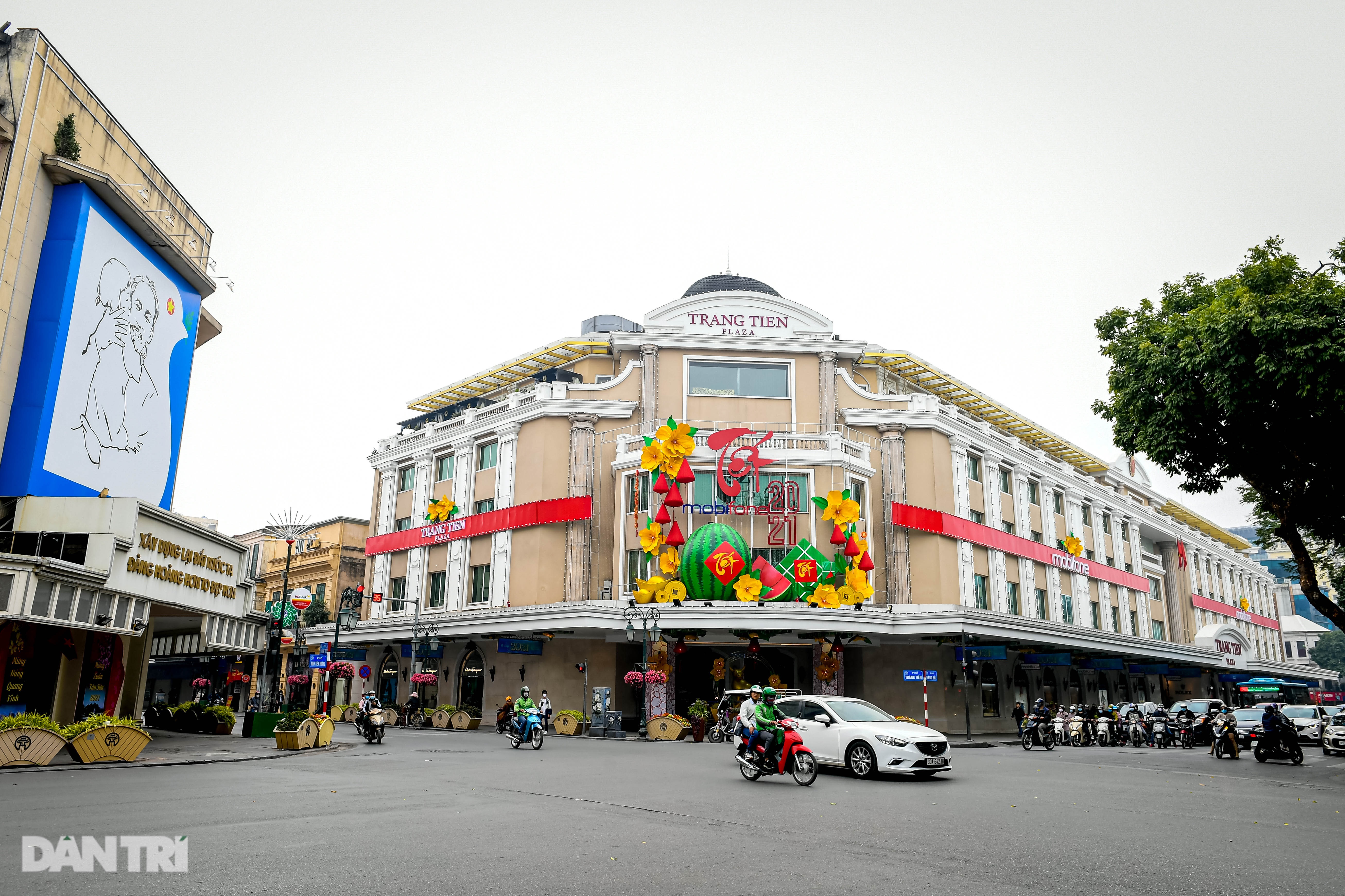 Hà Nội khoác áo mới rực rỡ chào đón Tết Tân Sửu 2021 - 23 Hà Nội khoác áo mới rực rỡ chào đón Tết Tân Sửu 2021 - 23