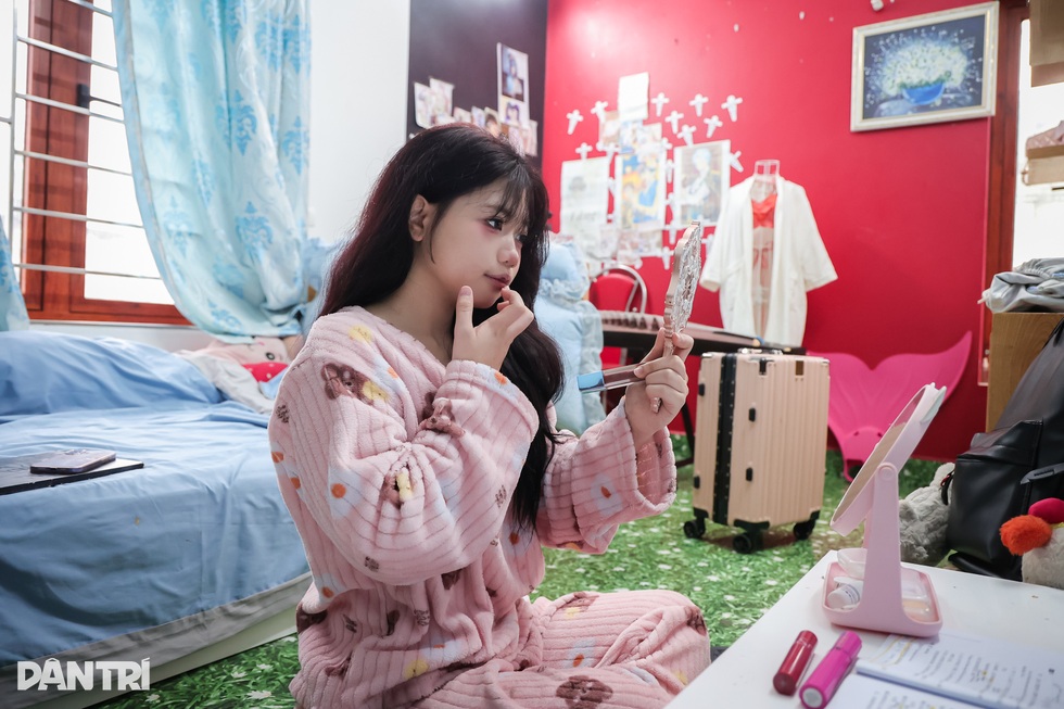 Thiếu nữ Hà Nội chi tiền triệu làm nàng tiên cá xinh đẹp dưới thủy cung - 1 Thiếu nữ Hà Nội chi tiền triệu làm nàng tiên cá xinh đẹp dưới thủy cung - 1