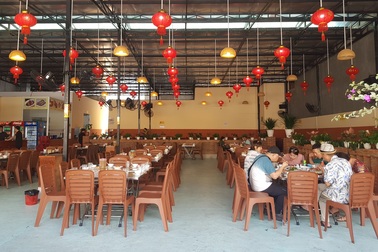 Nha Trang:  Cửa hàng vắng khách, lái xe đón khách Trung Quốc thất nghiệp hàng loạt