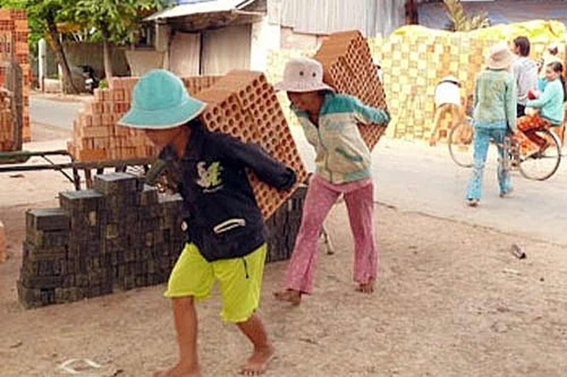 Bài toán giải quyết vấn đề lao động trẻ em vùng biên giới, dân tộc thiểu số - 4 Bài toán giải quyết vấn đề lao động trẻ em vùng biên giới, dân tộc thiểu số - 4