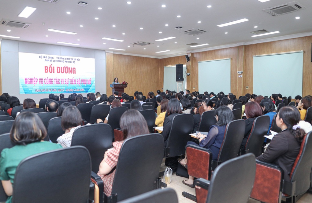 Tập huấn nghiệp vụ công tác vì sự tiến bộ phụ nữ tại TPHCM - 2 Tập huấn nghiệp vụ công tác vì sự tiến bộ phụ nữ tại TPHCM - 2