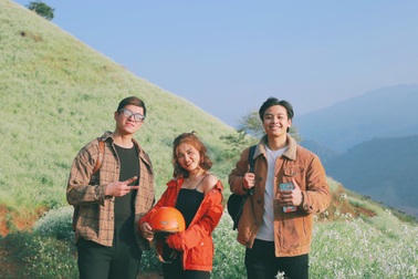 Thung lũng đồi hoa cải nên thơ ở Mộc Châu qua góc máy của chàng trai 9x