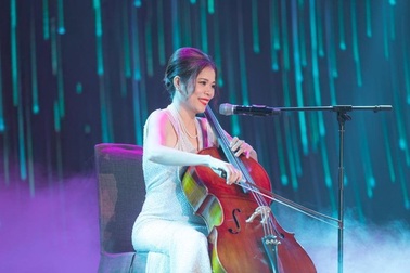Mỹ lệ trình diễn cello từ cảm hứng đảo sinh thái thượng lưu
