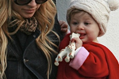 Christina Aguilera khen Nicole Richie là bà mẹ đảm