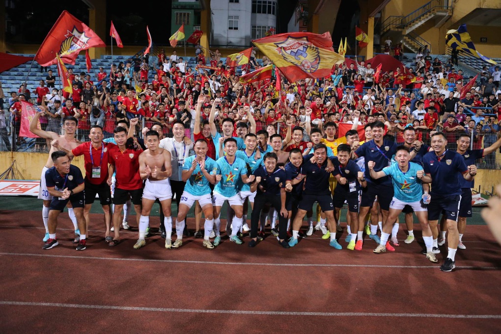 Trọng Hoàng giúp CLB Hà Tĩnh giành quyền ở lại với giải V-League - 6 Trọng Hoàng giúp CLB Hà Tĩnh giành quyền ở lại với giải V-League - 6