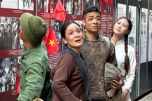 “Vang mãi khúc khải hoàn”: Ký ức về những ngày hào hùng của Thủ đô