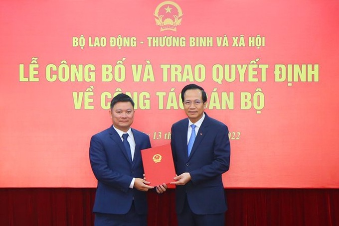 Ông Tô Đức, Chánh Văn phòng Quốc gia về giảm nghèo được điều động, bổ nhiệm giữ chức vụ Cục trưởng Cục Bảo trợ xã hội.