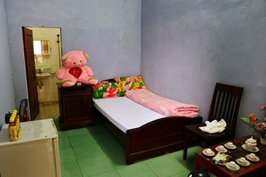 Phạm nhân được gặp vợ/chồng trong phòng riêng nhưng phải cam kết không mang thai