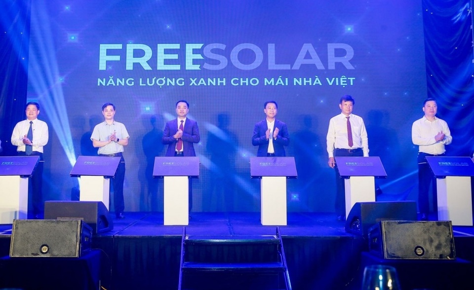 Ra mắt điện mặt trời áp mái: Tập đoàn Sơn Hà tiến sâu vào ngành năng lượng tái tạo - 1 Ra mắt điện mặt trời áp mái: Tập đoàn Sơn Hà tiến sâu vào ngành năng lượng tái tạo - 1