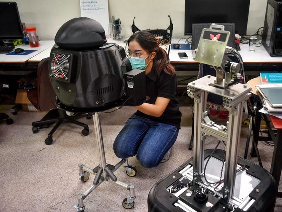 Thái Lan dùng robot để khám chữa cho bệnh nhân Covid-19 - 3