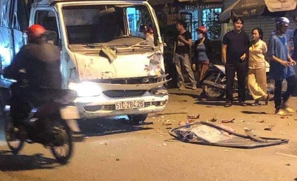 Dừng xe vi phạm, trung tá CSGT bị tông gãy tay chân - 2 Dừng xe vi phạm, trung tá CSGT bị tông gãy tay chân - 2