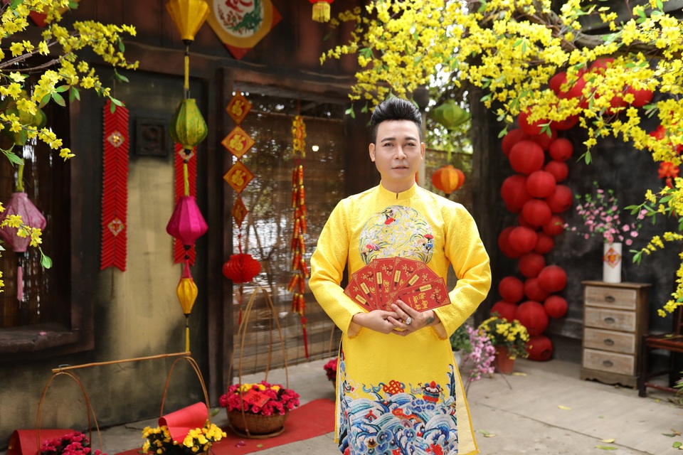 Ca sĩ Linh Nguyễn nợ nần vì bị hủy show ngày cận Tết - 3 Ca sĩ Linh Nguyễn nợ nần vì bị hủy show ngày cận Tết - 3