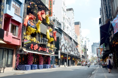 Phố Tây Bùi Viện đìu hiu trước giờ đóng cửa