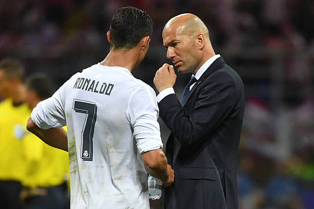 Ronaldo cầu cứu HLV Zidane trước nguy cơ trắng tay ở mùa giải mới - 1 Ronaldo cầu cứu HLV Zidane trước nguy cơ trắng tay ở mùa giải mới - 1