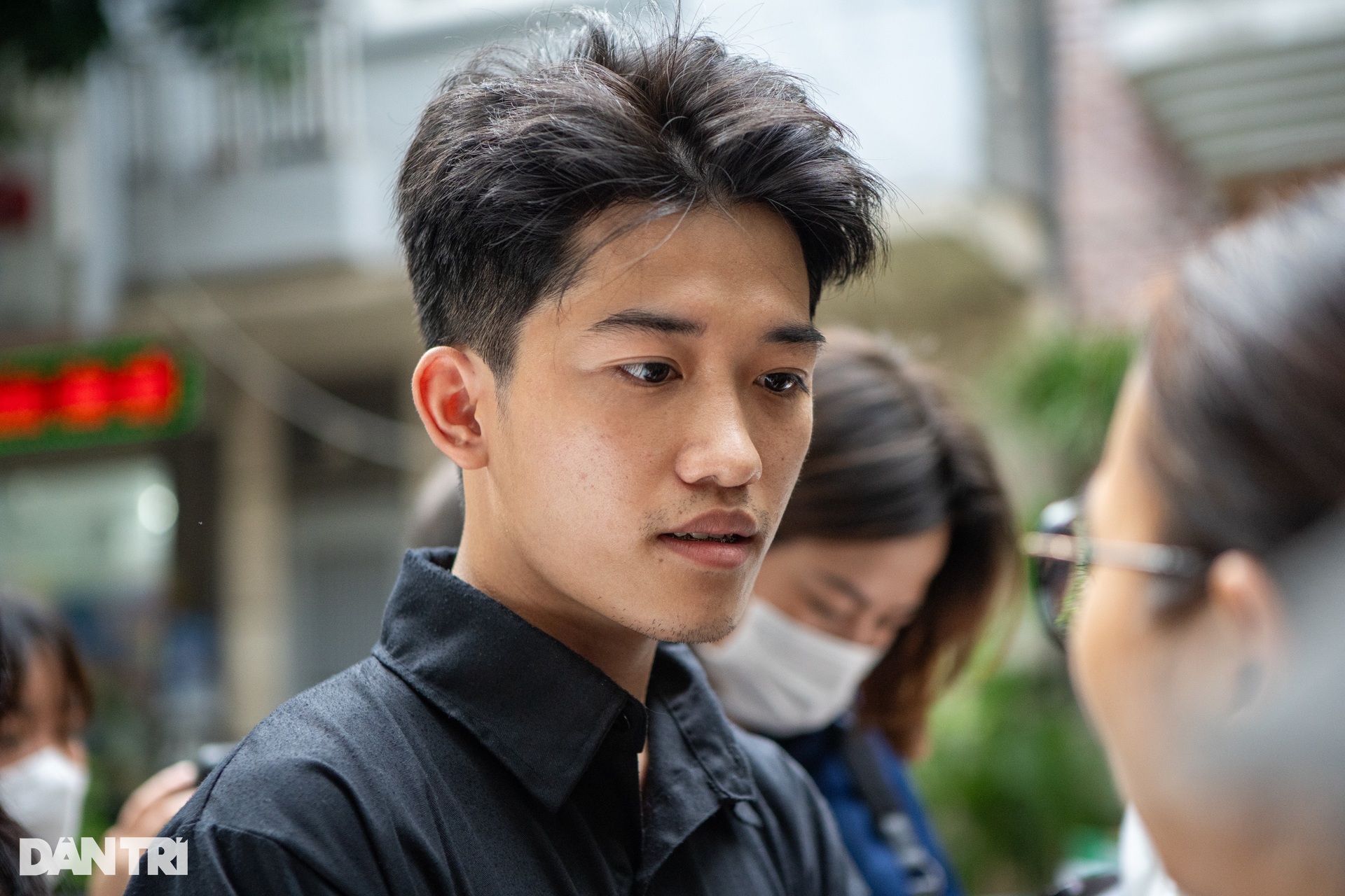 Cô gái Lào đi xe máy từ Quảng Ninh tới Hà Nội tiễn đưa Tổng Bí thư - 6 Cô gái Lào đi xe máy từ Quảng Ninh tới Hà Nội tiễn đưa Tổng Bí thư - 6