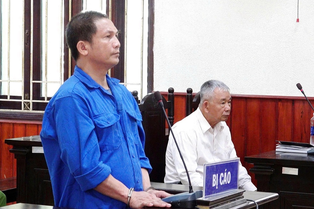 Lĩnh 20 năm tù vì dùng búa truy sát nữ trung tá công an  - 1