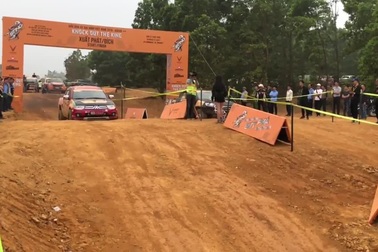 Knock Out the King - Cuộc đua của những trái tim dũng cảm