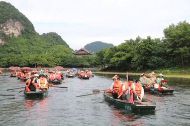 Dừng bán vé tham quan di sản Tràng An vì mưa lũ ngập hang