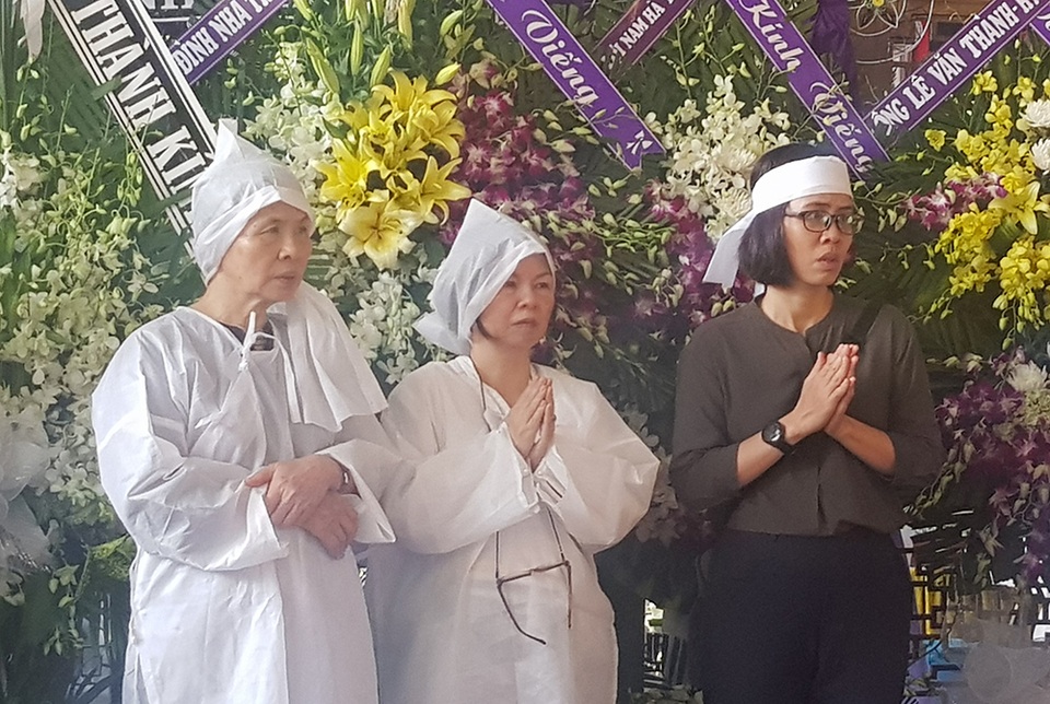Tiễn biệt nhạc sĩ Nguyễn Văn Tý về nơi an nghỉ cuối cùng - 4 Tiễn biệt nhạc sĩ Nguyễn Văn Tý về nơi an nghỉ cuối cùng - 4