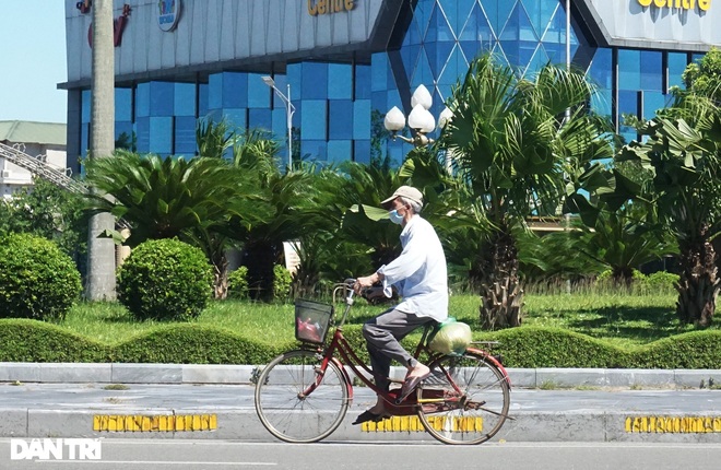 Ngày đầu TP Vinh cách ly: Bản hợp đồng tiền tỷ được ký tại chốt kiểm dịch - 3 Ngày đầu TP Vinh cách ly: Bản hợp đồng tiền tỷ được ký tại chốt kiểm dịch - 3