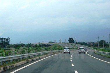 Hai phương án đầu tư xây tuyến đường cao tốc Hà Nội - Vientiane