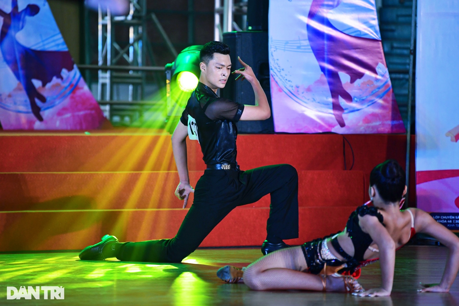 Ấn tượng những vũ điệu bốc lửa tại giải dance toàn quốc 2022 - 4 Ấn tượng những vũ điệu bốc lửa tại giải dance toàn quốc 2022 - 4