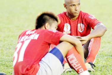 Bóng đá Việt thời khủng hoảng