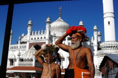 Những địa danh nổi tiếng không cho phụ nữ được “bén mảng”