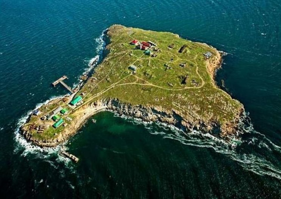 Ukraine tuyên bố tấn công lực lượng Nga trên đảo Rắn - 1 Ukraine tuyên bố tấn công lực lượng Nga trên đảo Rắn - 1