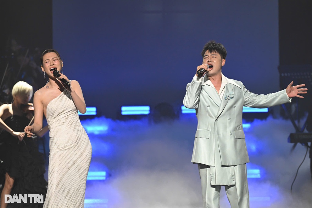 Hòa Minzy, Hương Tràm và dàn nghệ sĩ bùng nổ cảm xúc tại Rực rỡ ngày mới - 13