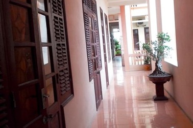 Bột “lạ” trước phòng Bí thư Huyện ủy là bột cứu hỏa