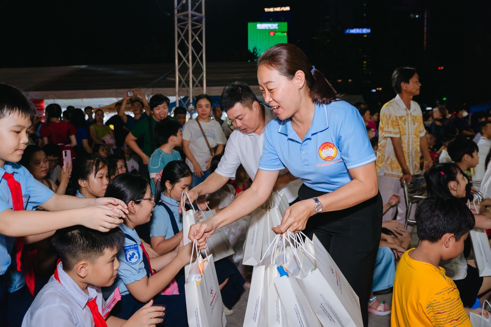 EVNGENCO3 mang Tết Trung thu đến với bệnh nhi và trẻ em khó khăn - 2 EVNGENCO3 mang Tết Trung thu đến với bệnh nhi và trẻ em khó khăn - 2