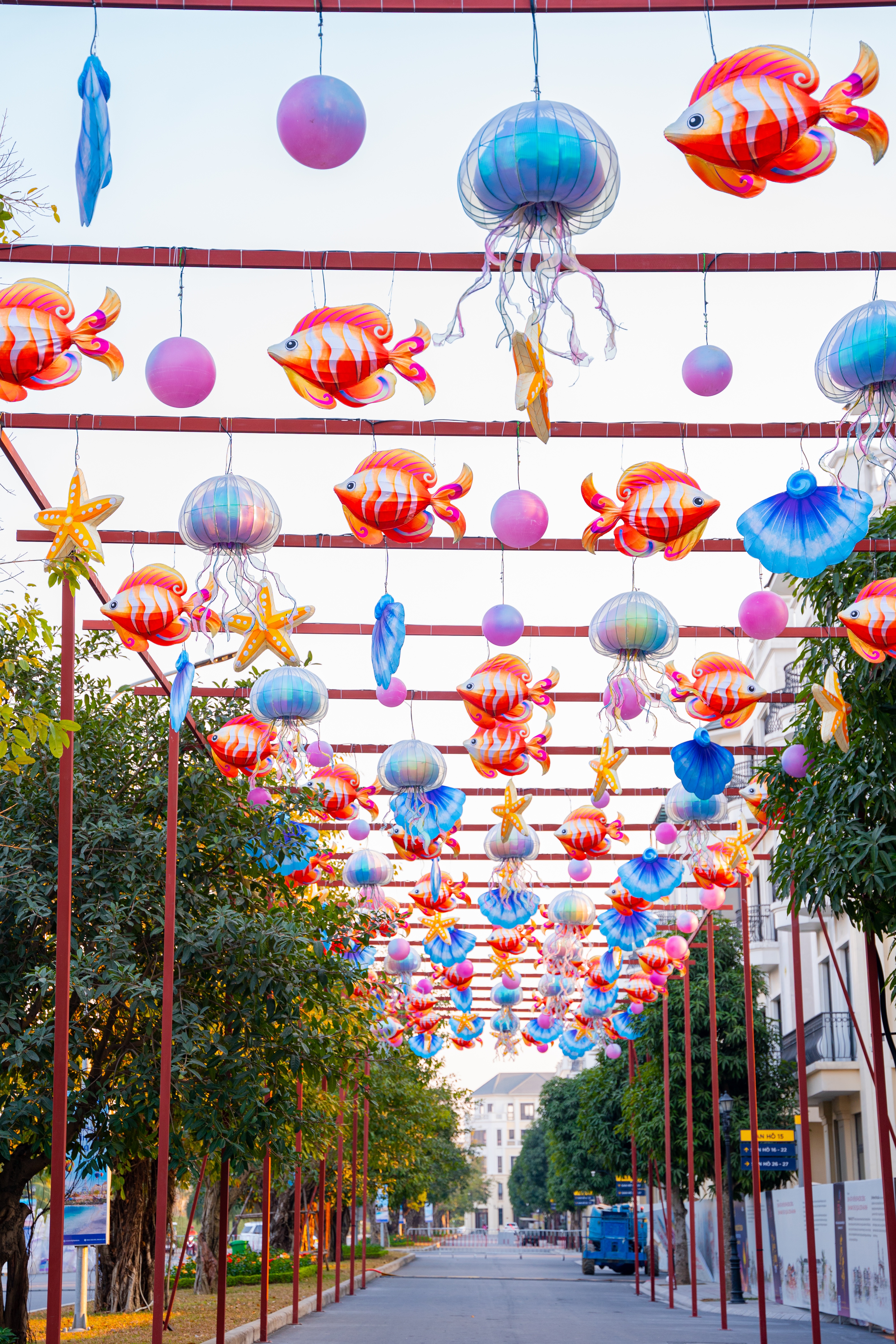 View - Đèn lồng khổng lồ - Điểm đến thú vị tại Vinhomes Ocean Park 2 | Báo Dân trí