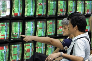 300 mã tăng điểm kéo thị trường hồi phục