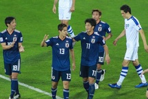 Nhật Bản giành ngôi đầu bảng, Uzbekistan gặp Australia ở vòng 1/8