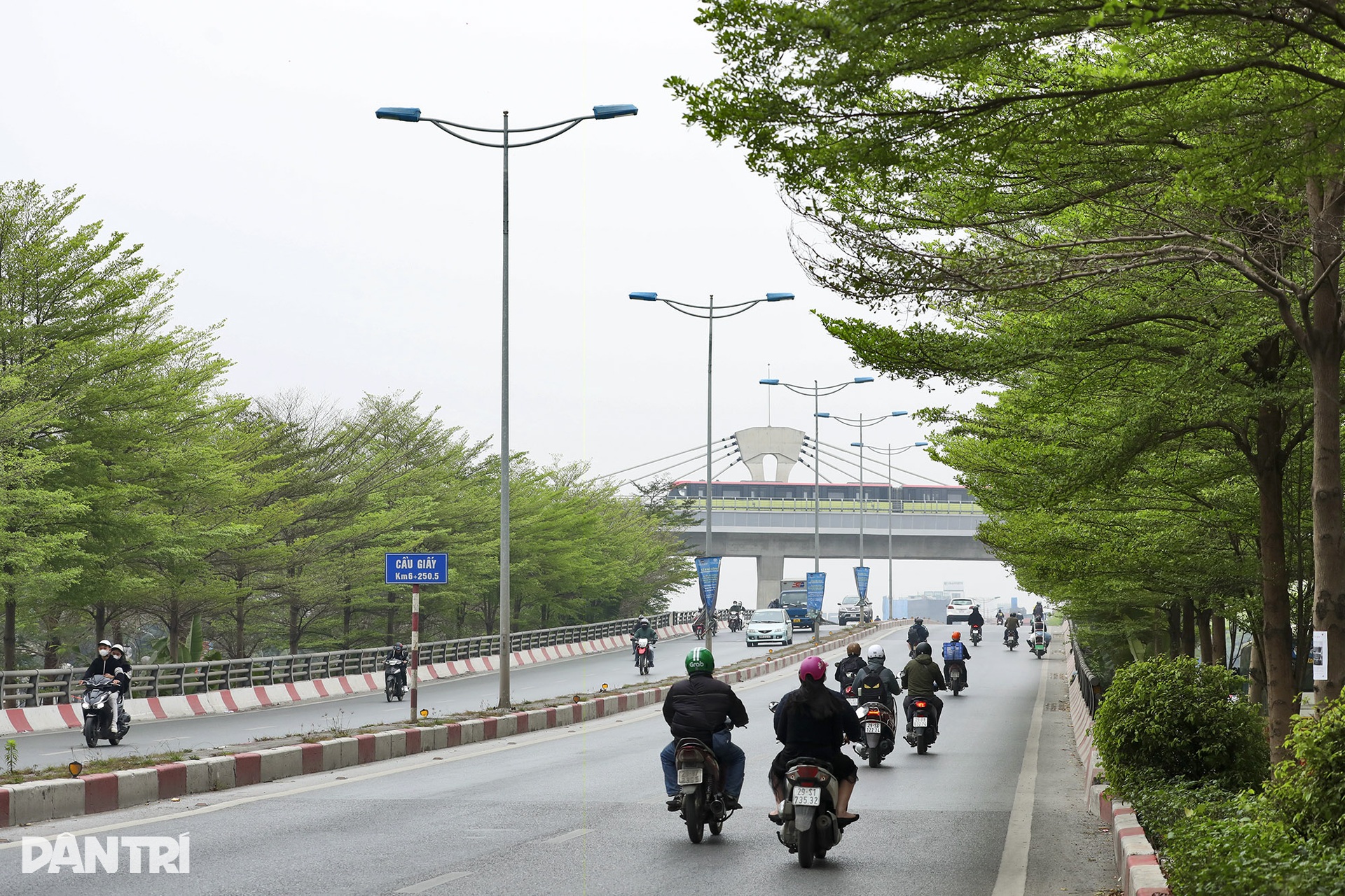 Xanh mát những cung đường mùa xuân trong lòng Hà Nội - 4 Xanh mát những cung đường mùa xuân trong lòng Hà Nội - 4