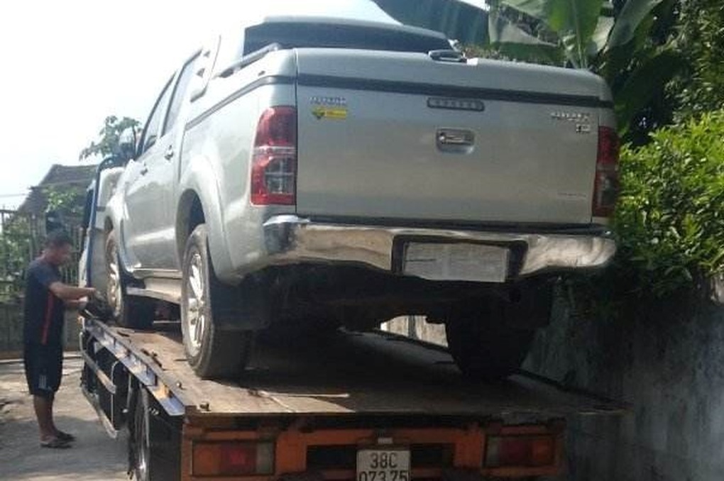 Đốt ô tô của hàng xóm vì không được mời liên hoan - 1 Đốt ô tô của hàng xóm vì không được mời liên hoan - 1