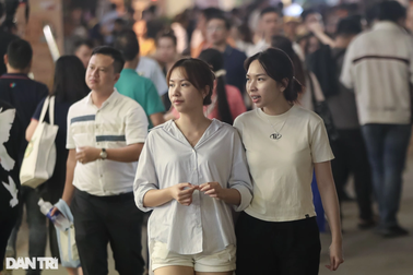 Giới trẻ hào hứng với đặc sản 3 miền tại lễ hội văn hóa, ẩm thực Việt