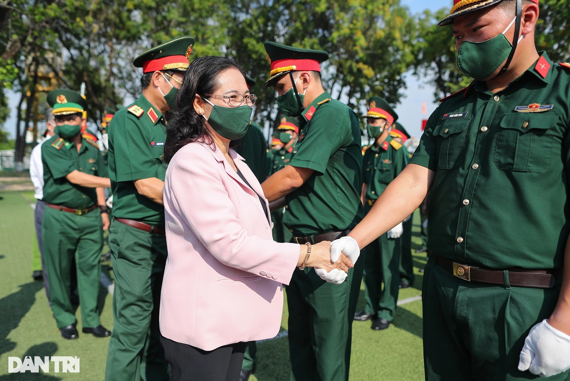 Lực lượng vũ trang TPHCM uy nghi, dũng mãnh ở Lễ ra quân huấn luyện 2022 - 13