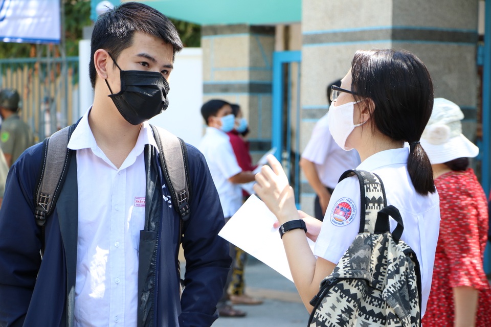 Bày tỏ về trân trọng cuộc sống, thí sinh khen đề Văn hay - 19 Bày tỏ về trân trọng cuộc sống, thí sinh khen đề Văn hay - 19