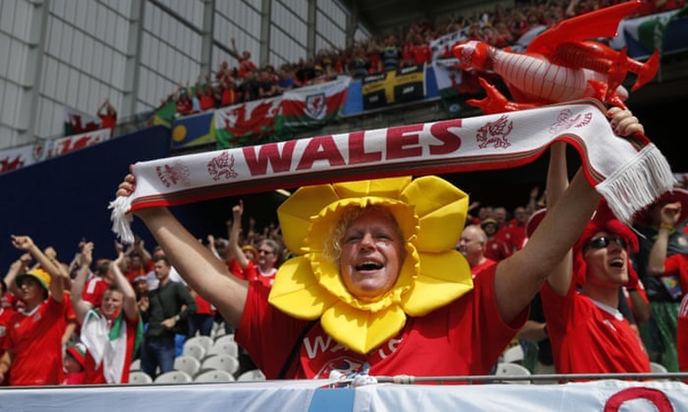 Cổ động viên Xứ Wales được khuyên không đi cổ vũ Euro 2020 - 2 Cổ động viên Xứ Wales được khuyên không đi cổ vũ Euro 2020 - 2