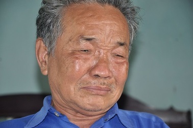 Đắng cay cha già cho hai con ăn cơm pha với thuốc ngủ