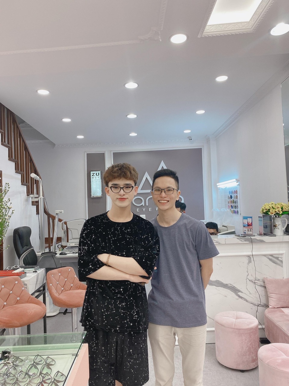 Ghé ngay Kính Mắt Anna “hồng xinh” - chốn mua sắm ưa thích của nhiều bạn trẻ - 4 Ghé ngay Kính Mắt Anna “hồng xinh” - chốn mua sắm ưa thích của nhiều bạn trẻ - 4
