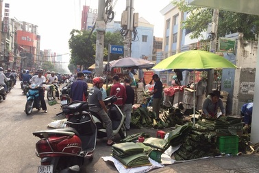 Bán lá dong ngày Tết, "bỏ túi" 6 - 7 triệu đồng/ngày