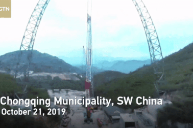 Xích đu lớn nhất thế giới cao bằng tòa nhà 30 tầng