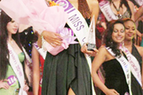 Hoa hậu Bali là người đẹp duyên dáng nhất!