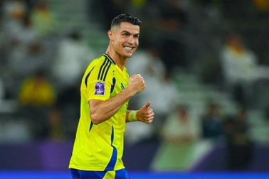 C.Ronaldo có động thái bất ngờ, tương lai trở nên bấp bênh
