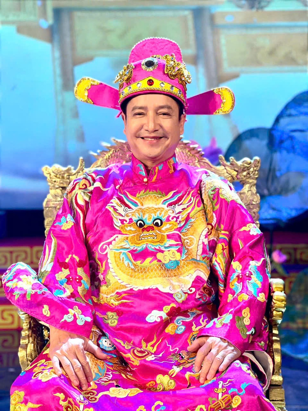 NSƯT Chí Trung tuổi 64: Tôi đang hạnh phúc, còn lâu mới hết thời - 1 NSƯT Chí Trung tuổi 64: Tôi đang hạnh phúc, còn lâu mới hết thời - 1