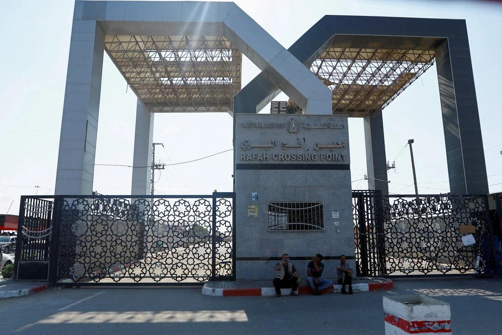 Số phận những người Gaza ngày đêm chờ vượt biên ở cửa khẩu Rafah - 2 Số phận những người Gaza ngày đêm chờ vượt biên ở cửa khẩu Rafah - 2